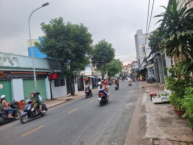 Cho thuê nhà mặt tiền quận 12