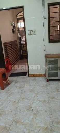 Cho thuê phòng Xô Viết Nghệ Tĩnh, Bình Thạnh, rộng, máy lạnh, tủ, bàn