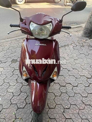 Honda Lead màu Đỏ mận. mâm sao biển