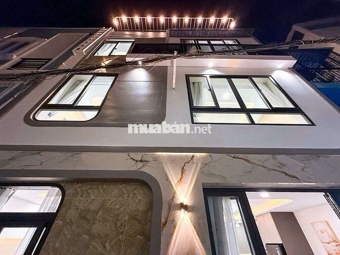 PHÚ NHUẬN
NHÀ 3 TẦNG MỚI KENG – GẦN MẶT TIỀN – NGANG 6M – 40M²