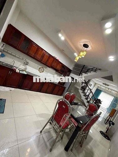 Full nội thất trệt 2 lầu 4*17; 3pn đg xe hơi đi gò Vấp gần