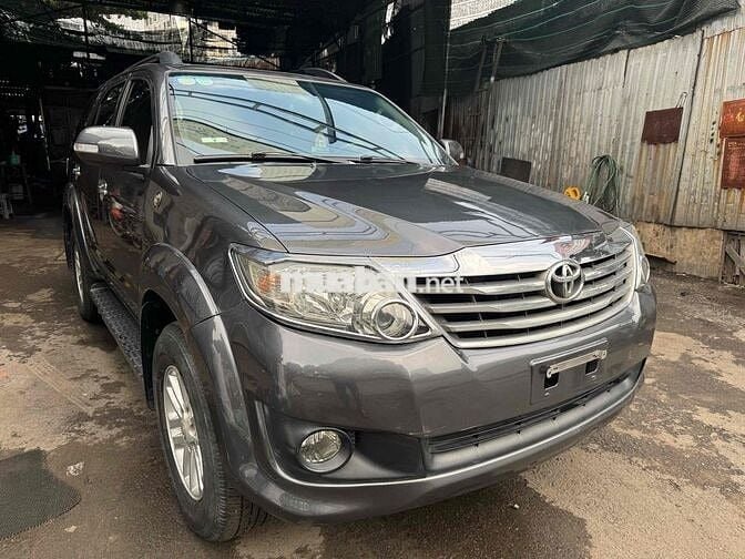 Toyota Fortuner 2012  số tự động 200 km