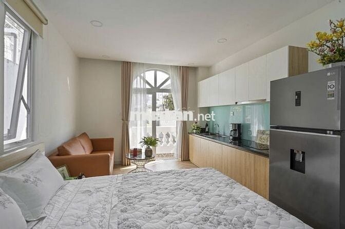 CHO THUÊ CĂN HỘ BAN CÔNG FULL NỘI THẤT THANG MÁY NGAY BỜ KÈ HOÀNG SA