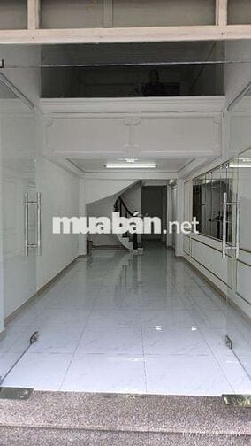 Cho thuê nhà nguyên căn mặt tiền Quận 1.