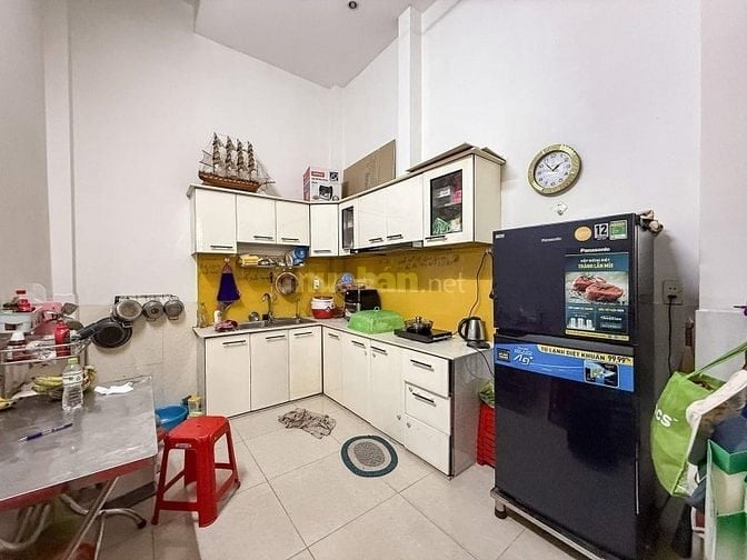 "Cỗ Máy In Tiền" 10.7 Tỷ: Nhà Hẻm Xe Tải, Đang Cho Thuê 3PN, LN Cao