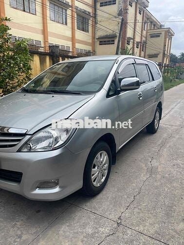 Toyota Innova 2011 G - 86836 km