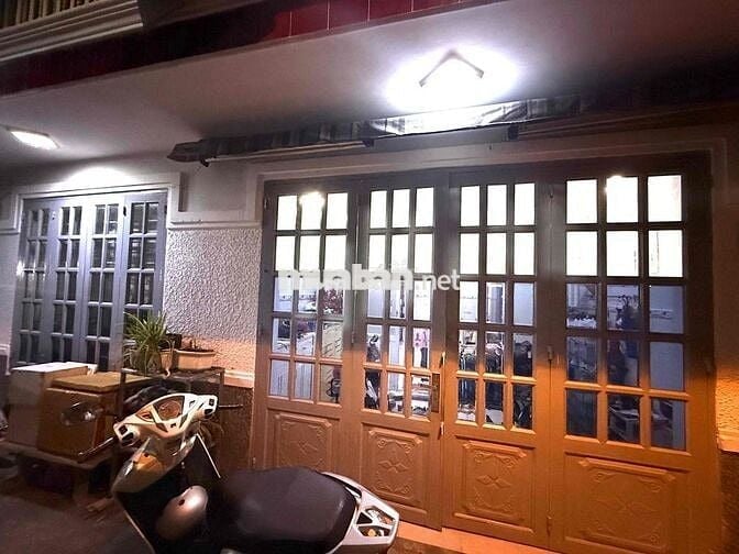 nhà ngang 7,2m dài 8m gần vòng xoay Phú Lâm Q6