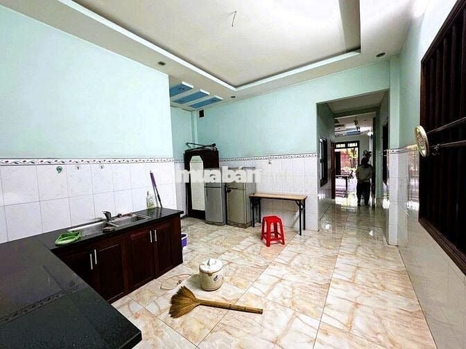 Nhà 2 tầng gần trường Đào Sơn Tây phù hợp gia đình, văn phòng, dạy học