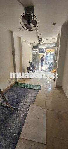 Nhà 4 PN mặt tiền trung tâm Phú Nhuận giá chỉ 18tr