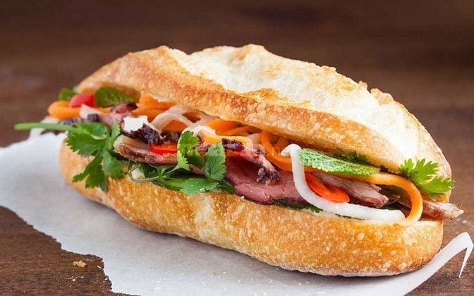Cần 2 bạn bán hàng, phụ việc tại quán bánh mì