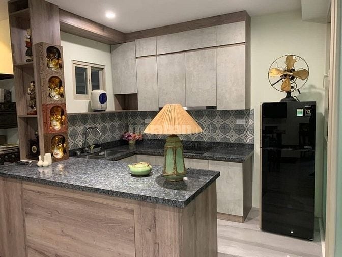 Cho thuê căn hộ 2 ngủ 2 vệ sinh, rộng 80m2 trên phố Nghi Tàm