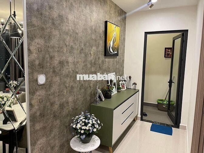 CẦN BÁN CĂN HỘ CAO CẤP 2N2VS VỚI GIÁ 4 TY 060 .TẠI VINHOMES OCP