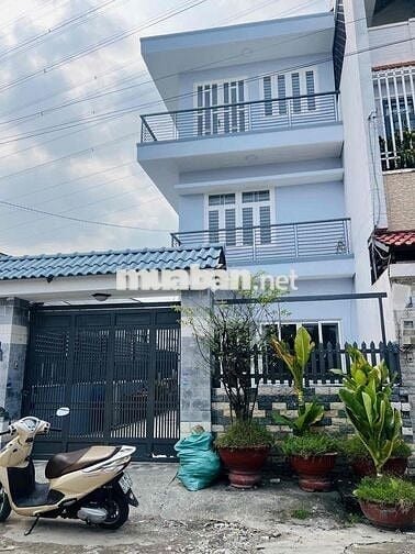 BÁN NHÀ MT HƠN 100m2 ĐẶNG THÚC VỊNH 4 PHÒNG ĐƯỜNG XE TẢI Nhà 3 TẦNG