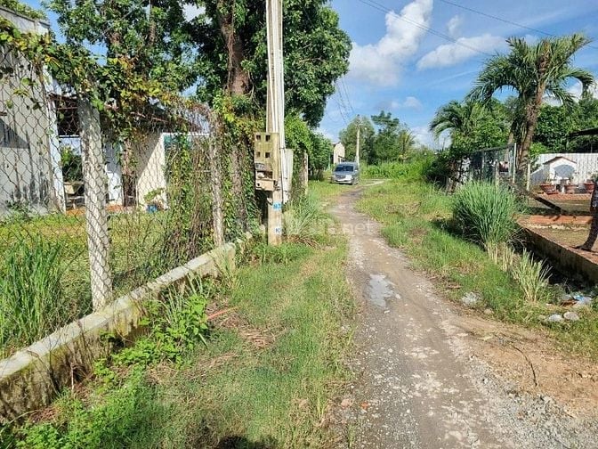 Hơn 1400m2 đường bê tông thông. Có thổ. 850tr 