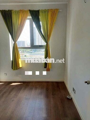 Cần share phòng + 1 wc riêng chung cư Luxgarden