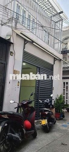 Nhà 2 tầng _ khu an ninh sạch sẽ _ đường trước nhà 4 m