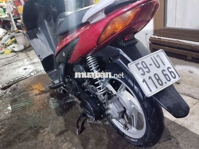 Nhà có chiếc xe click máy móc êm xe ít hao xăng