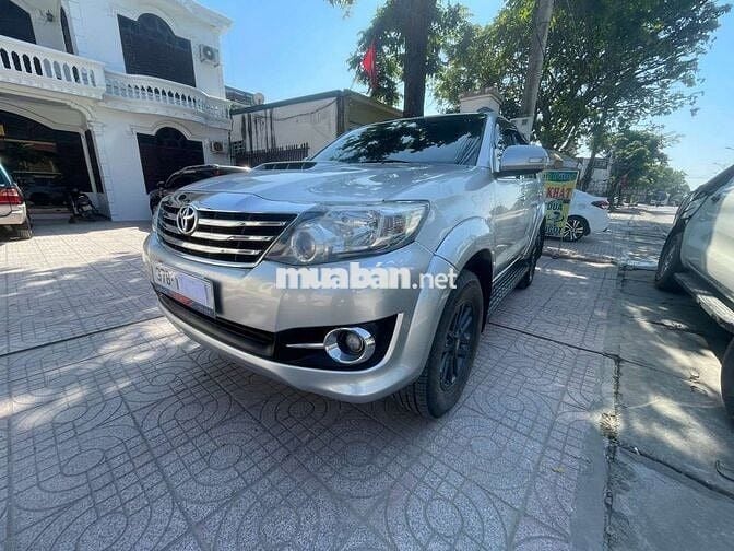Toyota Fortuner 2015 số sàn .ko kinh doanh dịch vụ