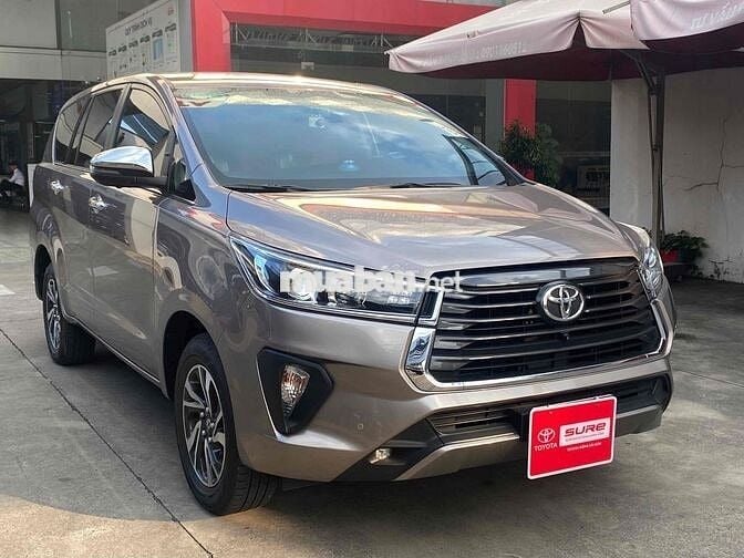 Toyota Innova 2023 2.0G 9700km