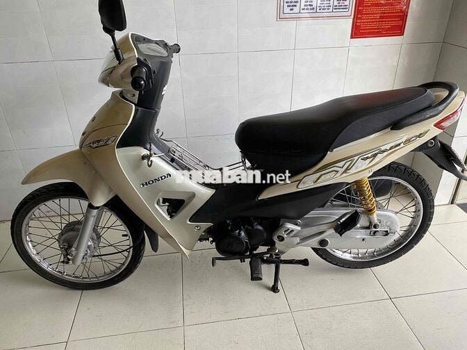 Honda Wave màu Vàng kem