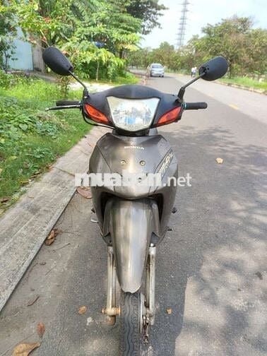 Kẹt tiền trọ ra đi xe wave tàu