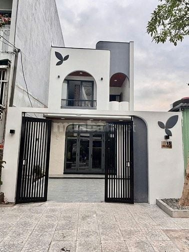 NHÀ 2 TẦNG MỚI ĐẸP, FULL NỘI THẤT ĐƯỜNG HOÀ PHÚ 19, GẦN BIỂN