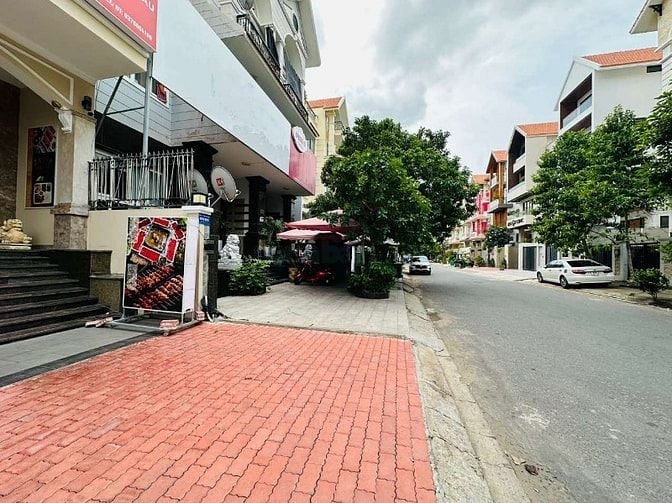 cho thuê mặt bằng quận 7, 300m2, chỉ 25tr