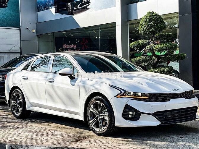 Kia K5 2.0 Premium Vin 2024 mới 100% giảm 85 triệu