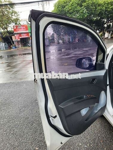 Chevrolet Spark Trắng 5 chỗ