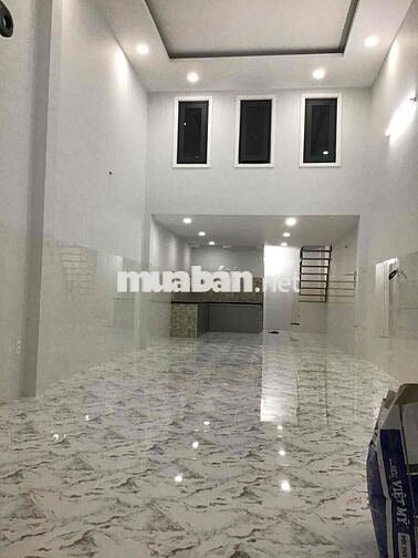 Cần cho thuê nhà hxt nhà mới 4x17m đúc lửng 2wc 8tr