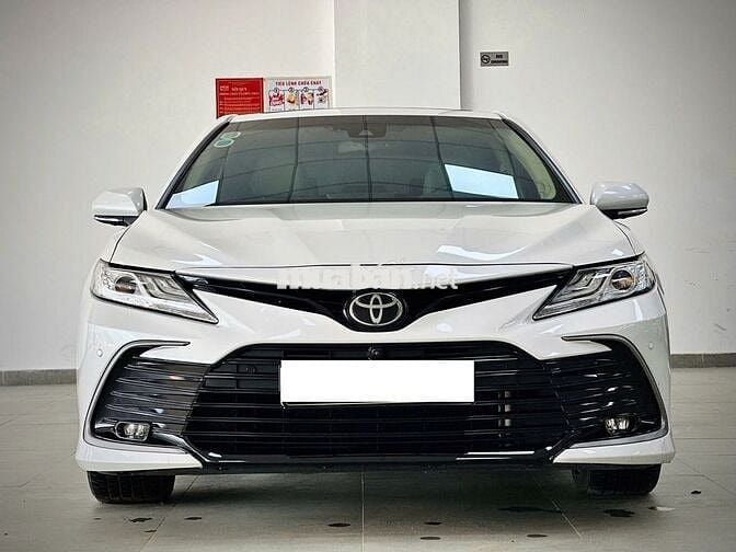 Toyota Camry 2.5Q 2023 - 50000 km