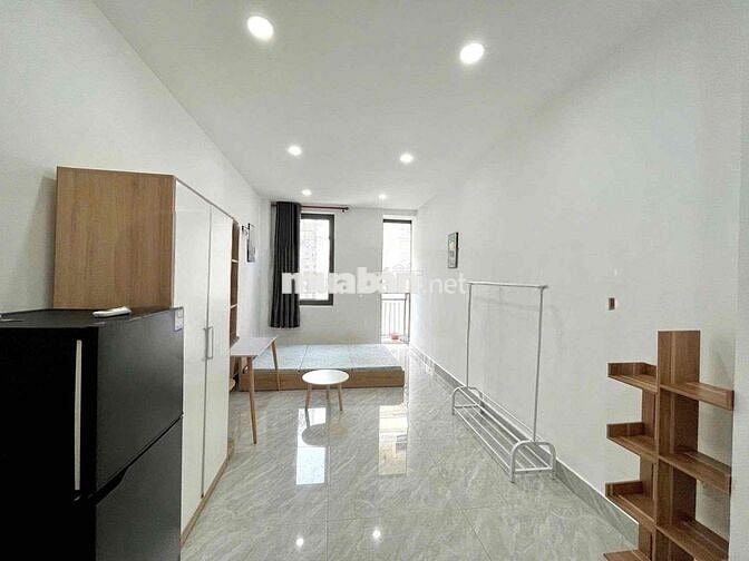 SIÊU PHẨM STUDIO BAN CÔNG FULL NỘI THẤT GẦN CẦU NGUYỄN VĂN CỪ