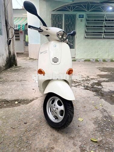 Piaggio Vespa ET4 Trắng