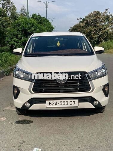 Toyota Innova 2.0E Trắng