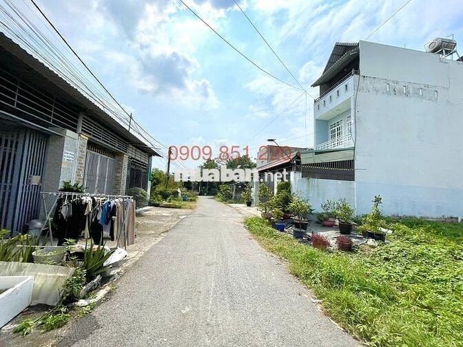 CHỦ KẸT TIỀN BÁN GẤP LÔ ĐẤT ĐẸP – Full thổ cư Giá 580tr – 240m2