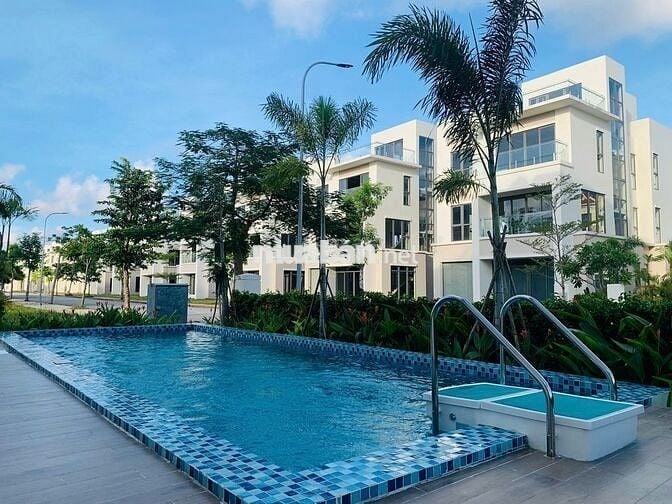 Chính chủ căn biệt thự đơn lập sân Golf 4 tầng 12 tỷ.Sổ đỏ lâu dài