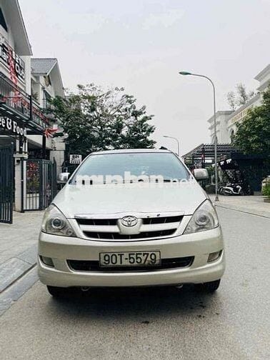 Toyota Innova Vàng cát 8 chỗ