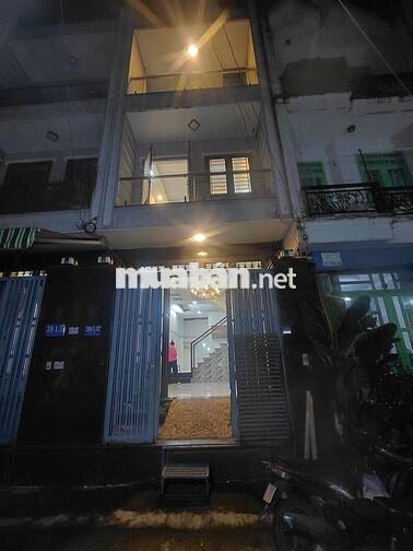 CHO THUÊ NHÀ NGUYÊN CĂN CẠNH UBND HUYỆN NHÀ BÈ (CŨ)