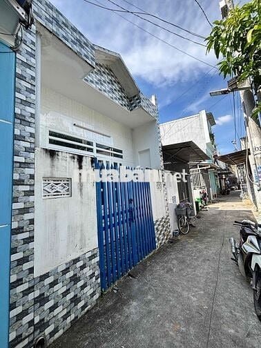 Nhà C4 Dĩ An ở ngay. DT: 57m2, sổ riêng, chỉ hơn 2 tỷ