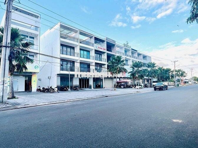 Cho Thuê Nhà Trệt 3 Lầu Có Than Máy Mặt Tiền Quốc Lộ 1A  KDC Hồng Loan