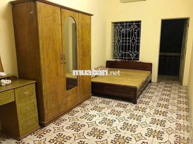 Cho thuê tập thể tầng 5 - Phố Chùa Bộc - 80m2 - 2 ngủ