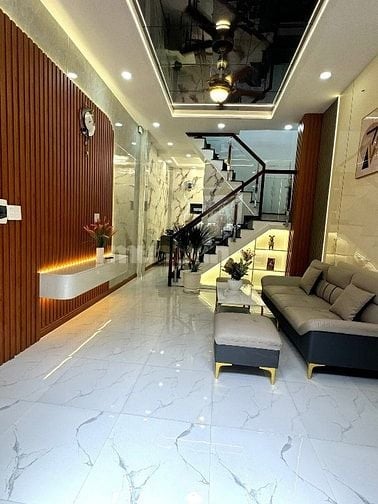 Đang Nợ bán nhà nhỏ 34 m2 ở Độc Lập Tân Phú 1 tỷ 550 công chứng ngay