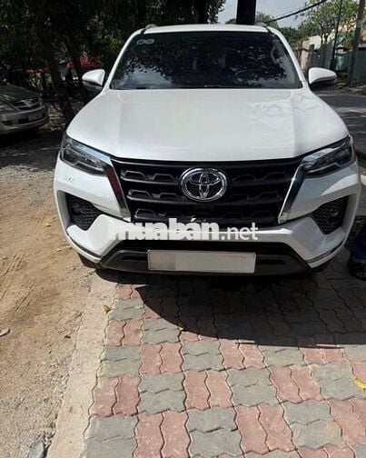 Toyota Fortuner 2022 Trắng