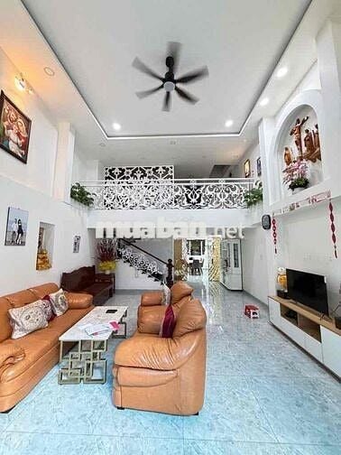 NHÀ 5 TẦNG. 125M2 NGANG 5,2M NỞ HẬU 7M. HXH SÁT MT.GẦN BV 175. 100TR/M