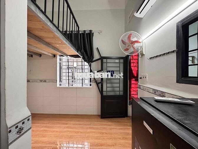 CHO THUÊ PHÒNG TRỌ GIÁ RẺ – GÁC CAO–CÓ CỬA SỔ TRỜI– NGAY AEON TÂN PHÚ