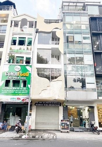 GIA ĐÌNH CẦN CHO THUÊ GẤP NHÀ MẶT TIỀN KHU TRUNG TÂM QUẬN 3 