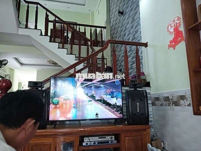 Giảm tiếp còn 5 Tỷ, Bán Nhà 2 Tầng Tr. Tâm Dĩ An, Đường 6m, 4PN,100m²