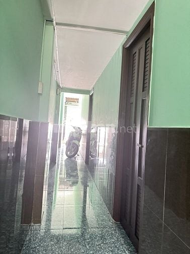 Nhà 2 tầng, Mặt đường kinh doanh ngay gần chợ Thủ Đức. 96m-7,5t