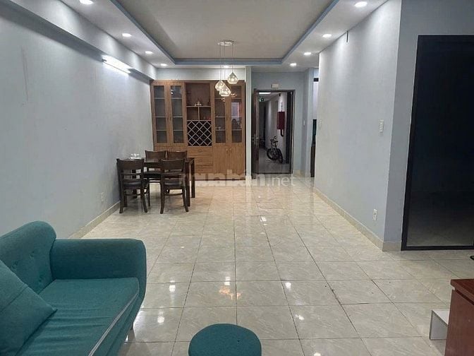 Căn hộ Tú Xương, P6, Quận 3: 10,5triệu, 2p ngủ, có NT, ban công, 100m2