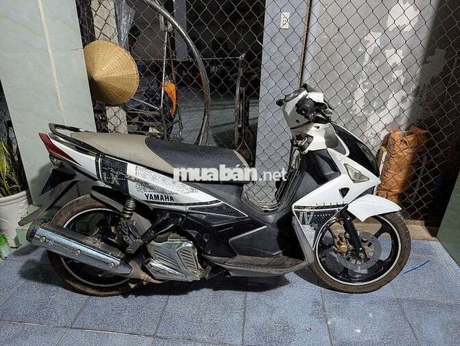 Nouvo 4 Trắng Đen 2011 bs70 máy zin êm